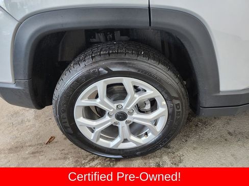Certified 2025 Jeep Compass Latitude AWD/4WD image 35