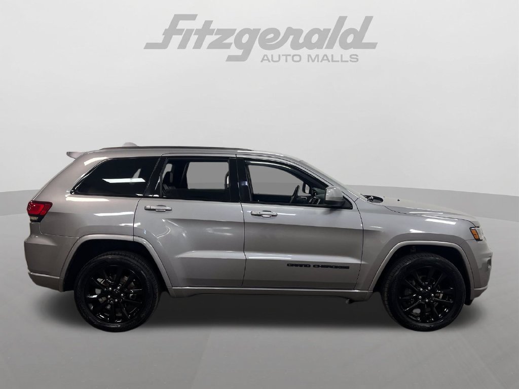 Used 2018 Jeep Grand Cherokee Altitude AWD/4WD image 6