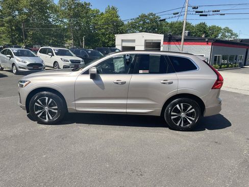 Used 2023 Volvo XC60 B5 Core AWD/4WD image 2