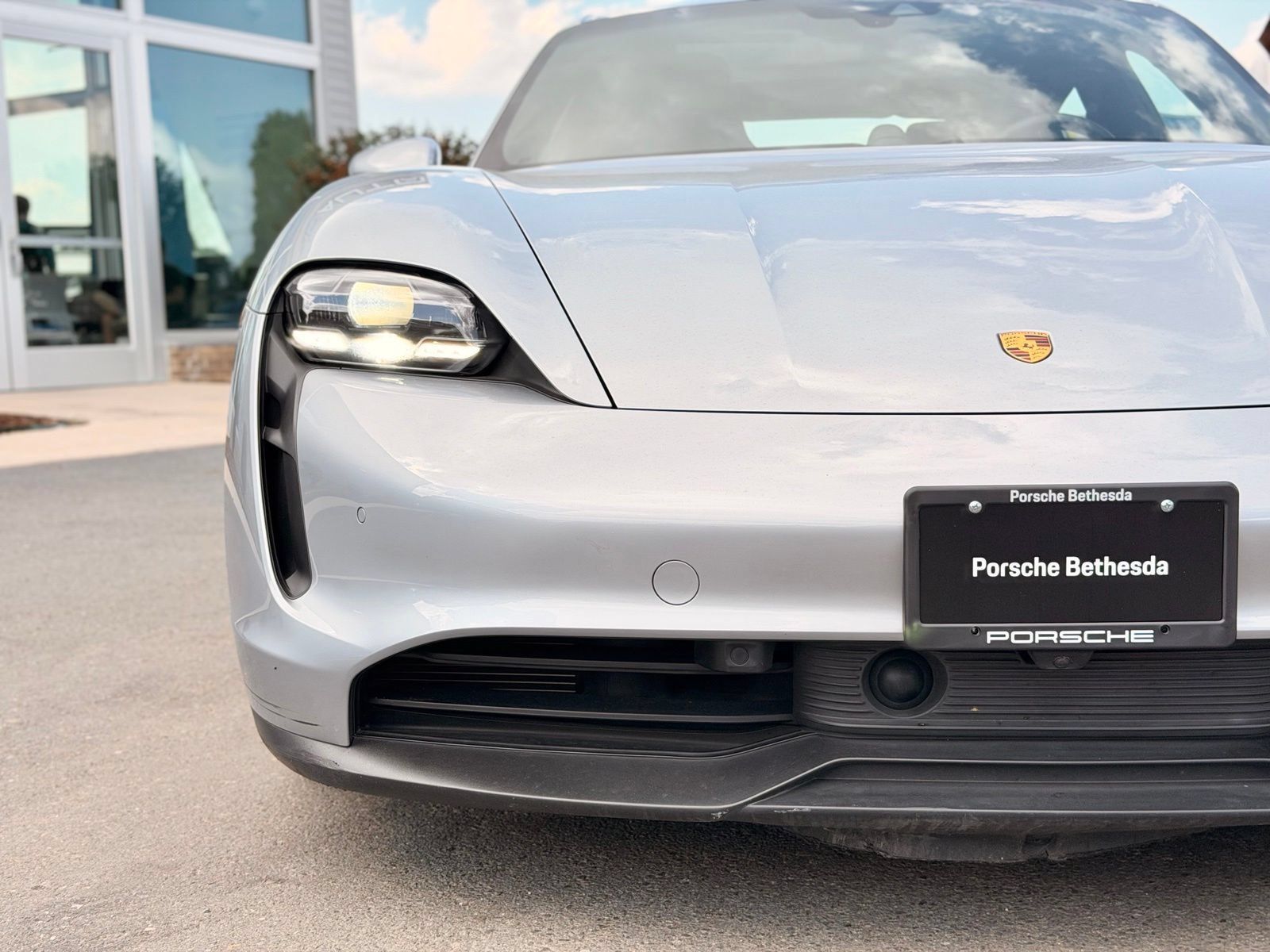 Used 2020 Porsche Taycan 4S w/ Premium Package AWD/4WD image 10