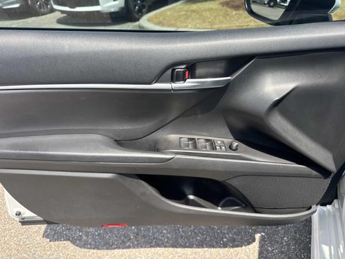 Used 2023 Toyota Camry SE w/ Convenience Package FWD image 18
