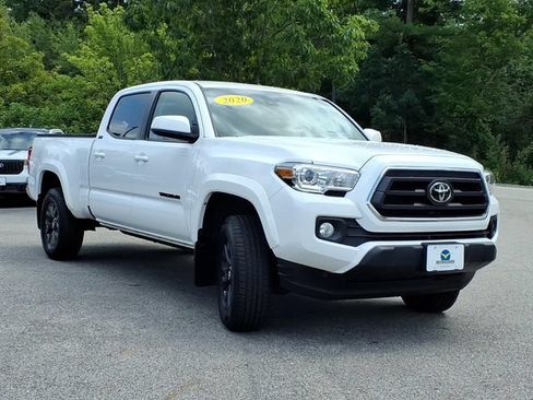 Used 2020 Toyota Tacoma SR5 AWD/4WD image 6