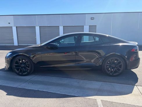 Used 2021 Tesla Model S Plaid image 4