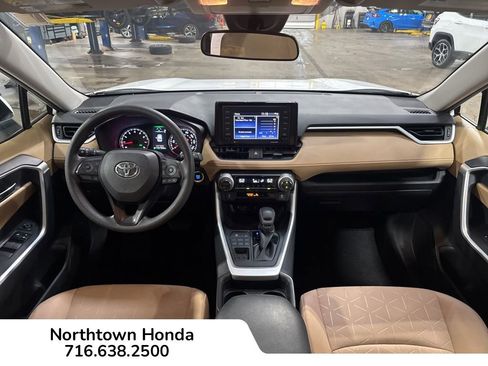 Used 2021 Toyota RAV4 XLE AWD/4WD image 20