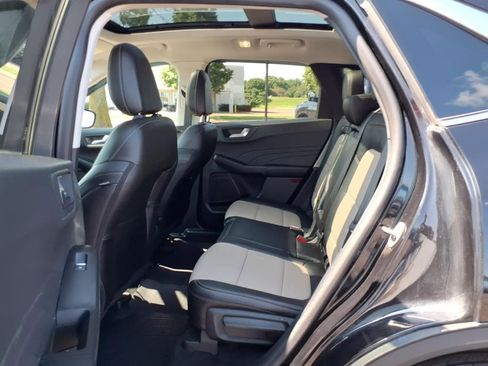 Used 2022 Ford Escape Titanium w/ Titanium Elite Package image 7