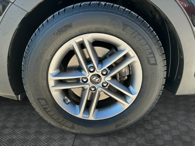 Used 2017 Hyundai Santa Fe Sport w/ 2.4L Tech Package 04 AWD/4WD image 15
