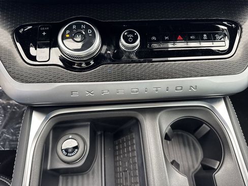 New 2025 Ford Expedition Max Platinum w/ Stealth Appearance Package image 34