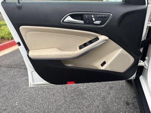 Used 2018 Mercedes-Benz GLA 250 image 11