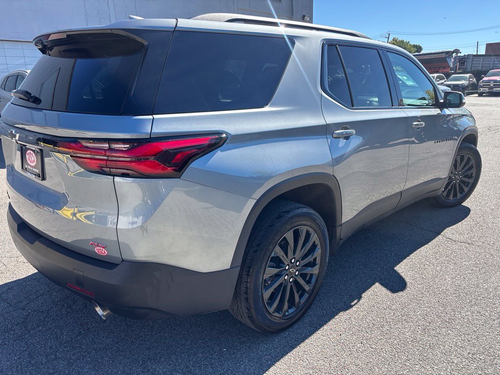 Used 2023 Chevrolet Traverse RS w/ LPO, Floor Liner Package AWD/4WD image 6