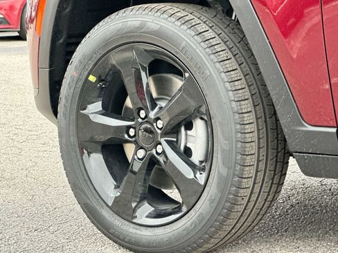 New 2025 Jeep Grand Cherokee L Limited w/ Black Appearance Package image 11