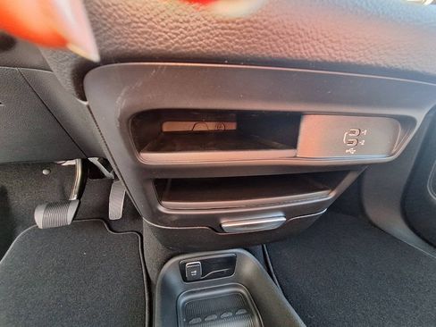 New 2027 Chrysler Pacifica Select FWD image 13