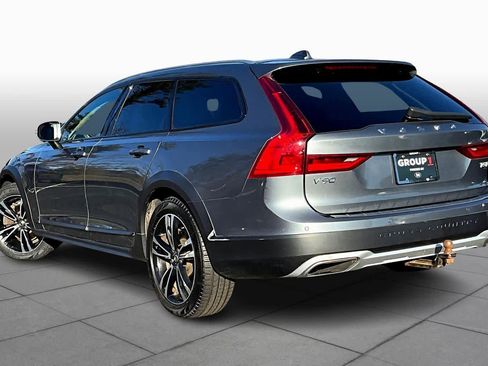 Used 2019 Volvo V90 T5 Cross Country w/ Protection Package Premier image 12