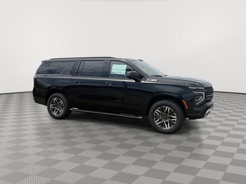 New 2026 Chevrolet Suburban Z71 w/ Z71 Off-Road Package AWD/4WD image 16