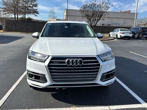 Used 2018 Audi Q7 3.0T Prestige w/ Prestige Package image 3