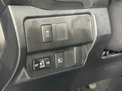 Used 2020 Toyota Tacoma SR5 RWD image 14