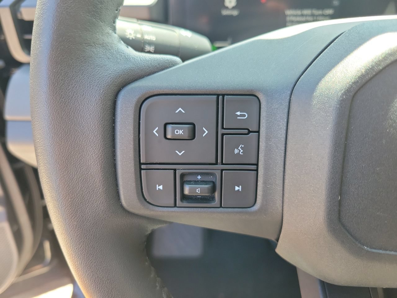Used 2026 Toyota RAV4 XLE Premium FWD image 21