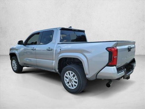 Used 2025 Toyota Tacoma SR5 AWD/4WD image 7