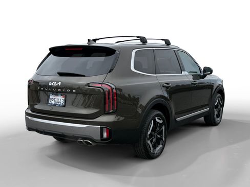 Certified 2025 Kia Telluride EX w/ EX Captain's Chair Package FWD image 5