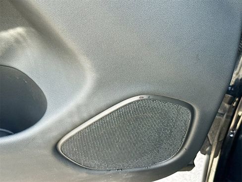 Used 2023 Volvo XC60 B5 Plus image 20