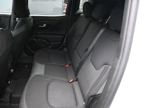 Used 2022 Jeep Renegade Altitude w/ Sun/Sound Group image 31