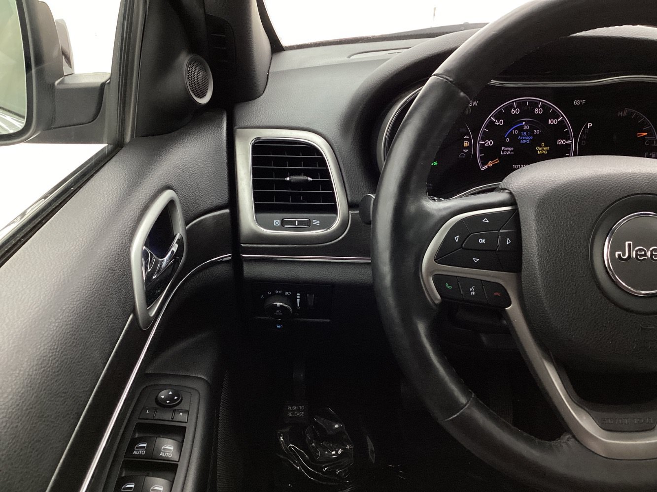 Used 2018 Jeep Grand Cherokee Limited AWD/4WD image 31