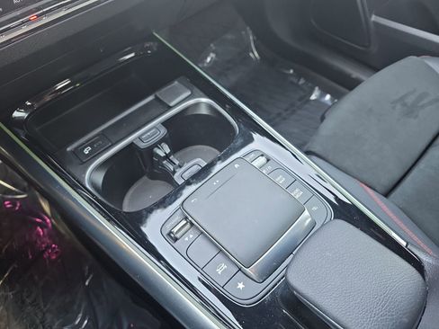 Used 2023 Mercedes-Benz GLA 250 4MATIC image 24