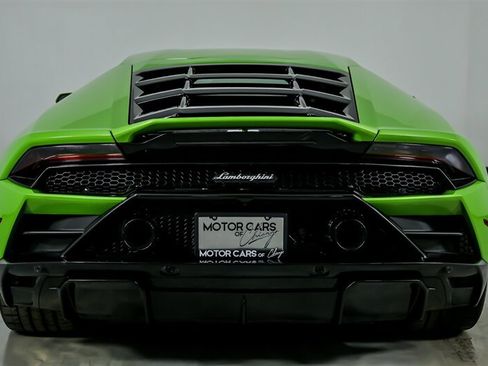 Used 2022 Lamborghini Huracan EVO RWD image 11