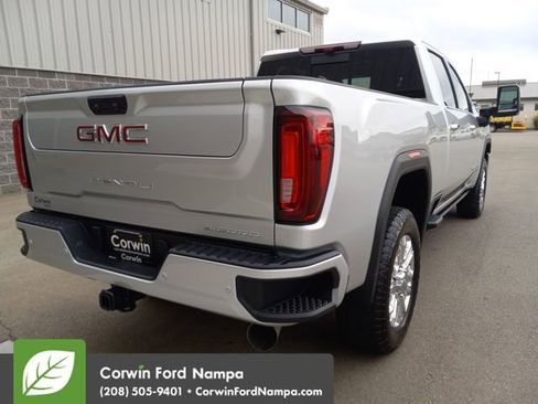 Used 2022 GMC Sierra 3500 Denali w/ Denali Ultimate Package image 3
