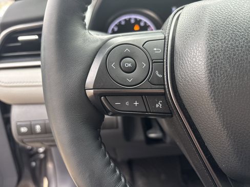 Used 2023 Toyota Camry SE image 19