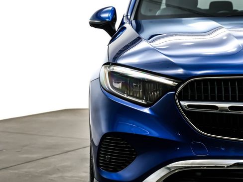 Used 2025 Mercedes-Benz GLC 300 image 14