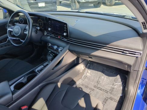 Used 2022 Hyundai Elantra SEL w/ Convenience + Premium Package FWD image 34