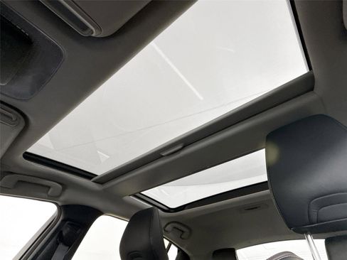 Used 2025 Toyota Prius Limited image 6