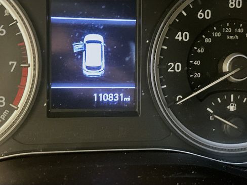 Used 2019 Hyundai Santa Fe SE AWD/4WD image 19