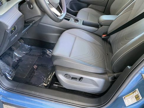 New 2026 Volkswagen Tiguan SE AWD/4WD image 8