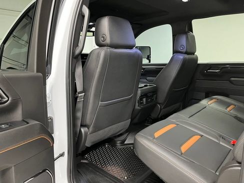 Used 2024 GMC Sierra 2500 AT4 w/ AT4 Preferred Package AWD/4WD image 45