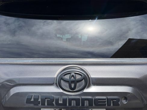 Used 2019 Toyota 4Runner SR5 AWD/4WD image 24