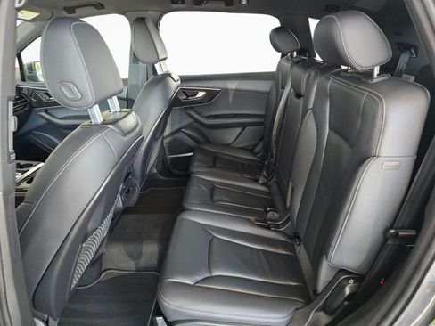 Used 2025 Audi Q7 3.0T Premium Plus AWD/4WD image 39