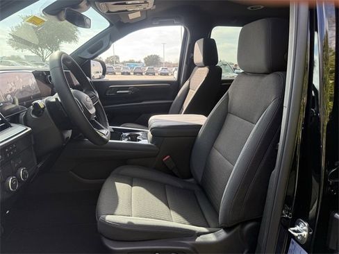 New 2026 Chevrolet Suburban LS image 22