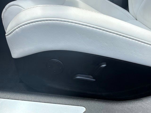 Used 2019 Tesla Model S Performance AWD/4WD image 14