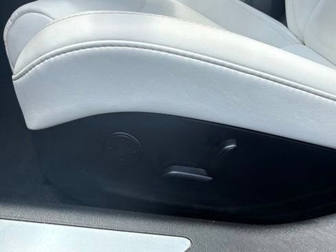 Used 2019 Tesla Model S Performance AWD/4WD image 14