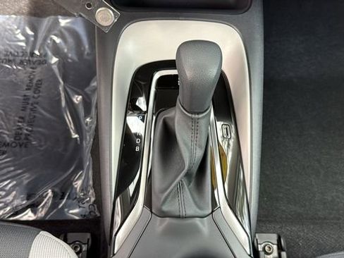 Used 2025 Toyota Corolla LE image 25