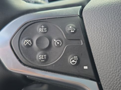 Used 2023 Chevrolet Traverse LT FWD image 27