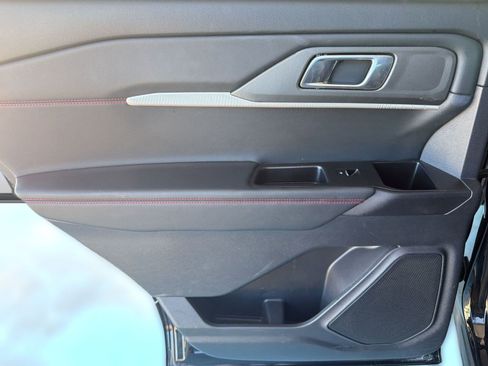 Certified 2025 Ford Explorer ST-Line w/ ST-Line Street Pack image 24