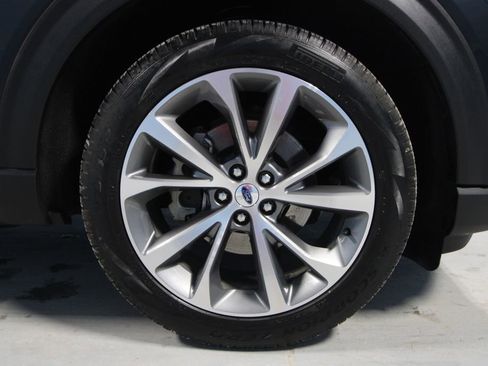 Used 2025 Ford Explorer Platinum w/ Ultimate Package RWD image 36