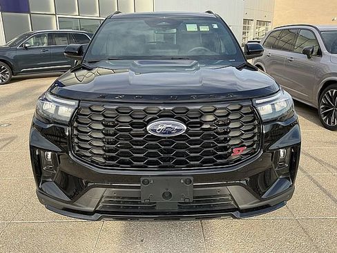 Used 2025 Ford Explorer ST w/ Sun And Sound Package image 12