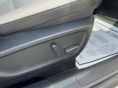 Used 2020 Ford Escape Titanium w/ Titanium Premium Package 2.0 image 14