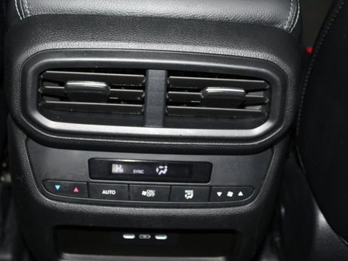 Used 2025 Honda Pilot Touring image 20