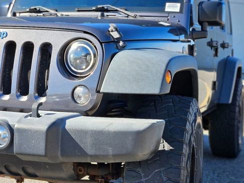 Used 2018 Jeep Wrangler Unlimited Sport w/ Connectivity Group image 9