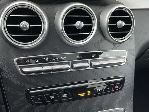 Used 2022 Mercedes-Benz GLC 300 image 27