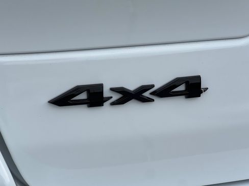 New 2025 Jeep Grand Cherokee Altitude image 26